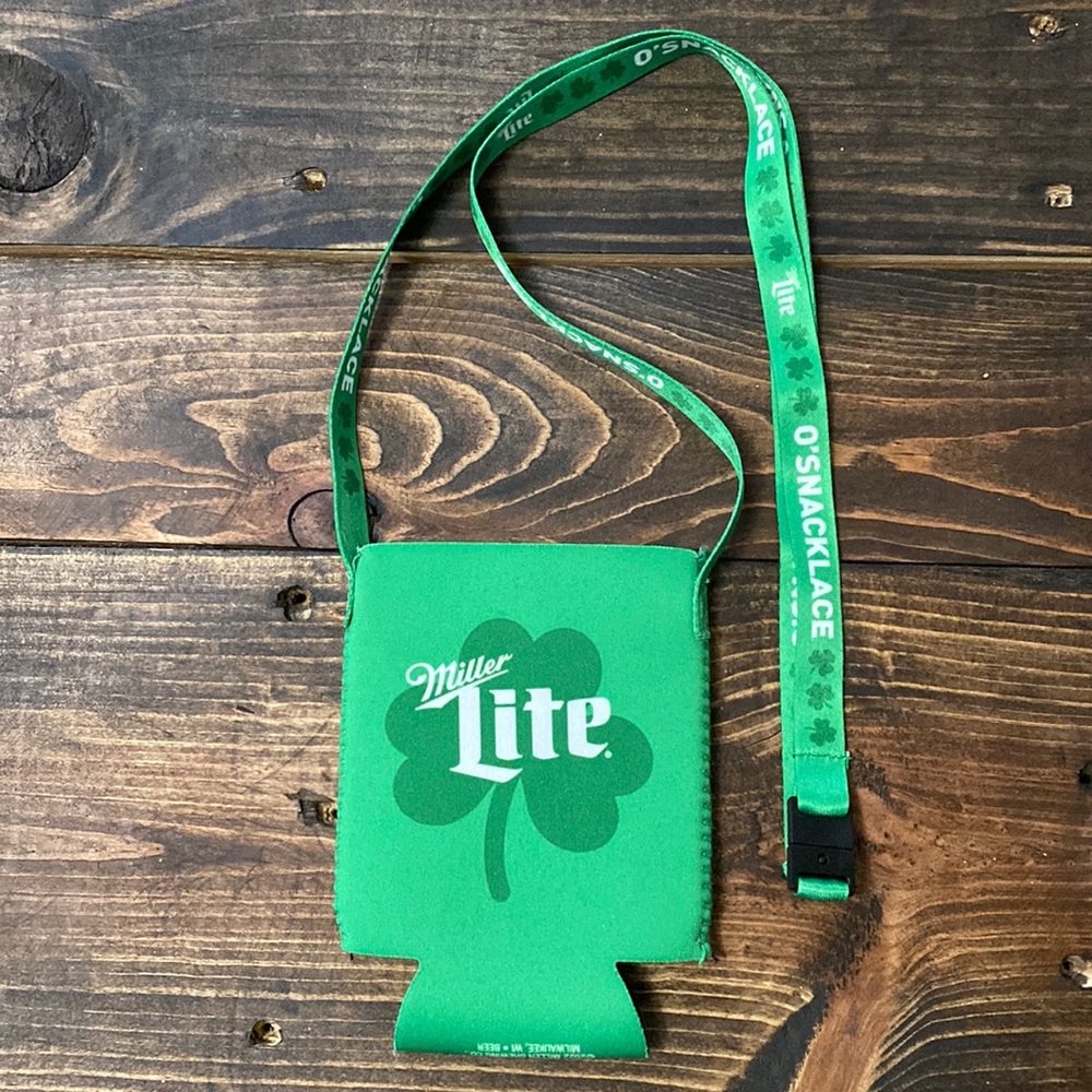St. Patrick’s Day Miller Lite koozie necklace 🍀